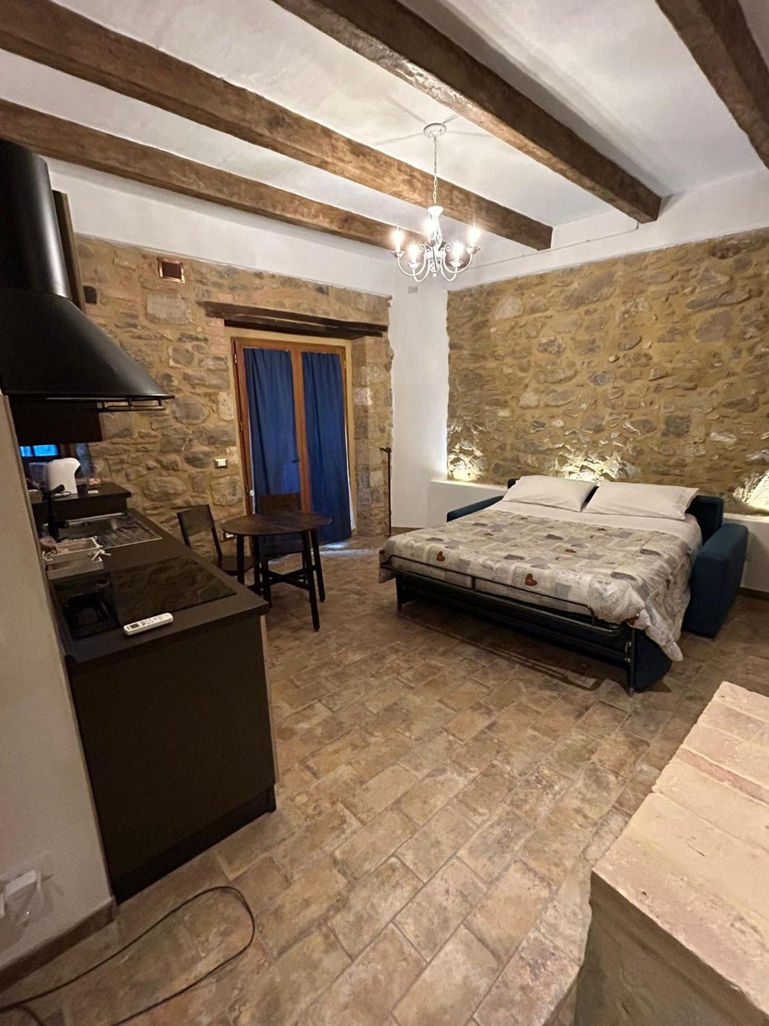 Апартаменты Borgo Di Mezzo Кастельнуово-дель'Абате Экстерьер фото