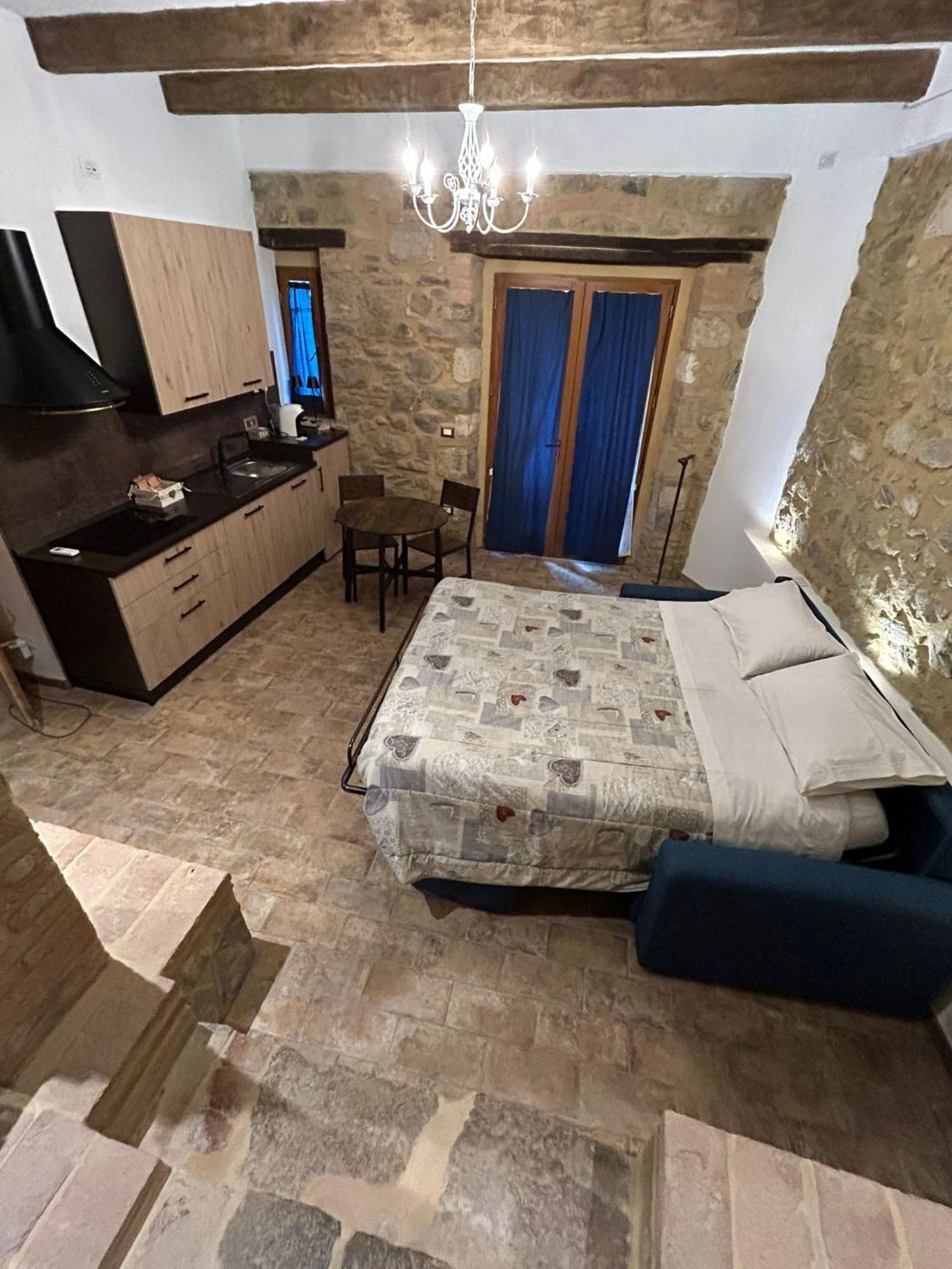Апартаменты Borgo Di Mezzo Кастельнуово-дель'Абате Экстерьер фото